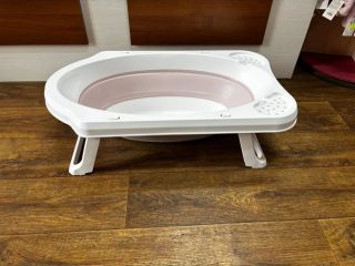 Přijďte si k nám pro vaničky na koupání🛁🥰 Máme jak skládací tak klasické. Ceny od 299,- Skládací vaničky jsou ideální...