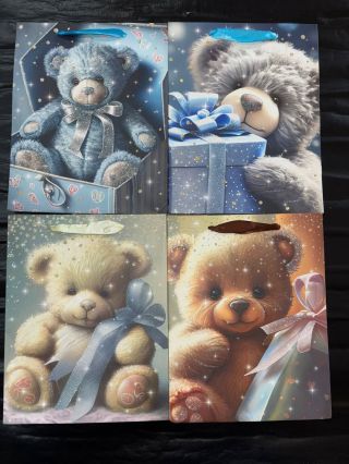 Máte dárek ale nemáte žádnou taštička?🎁🫣 Máme pro vás řešení ❗️🥰 Přijďte si k nám pro krásné dárkové taštičky 😉🥰 Ceny od...