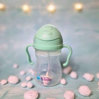 Nemáte nápad na dárek k vánocům?🎁🎄 Přijďte si pro krásné lahvičky B.box 😉🥰 Po stranách mají šikovné ucha pro pohodlnější...