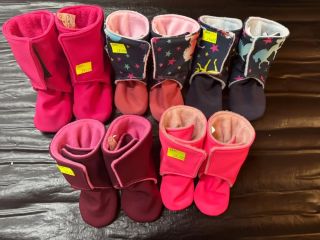 Chcete aby vaše děťátko bylo v teple?❄️🥰 Přijďte si k nám pro krásné softshellové kalhoty a capáčky 🥰😉 Nádherné barvy,...